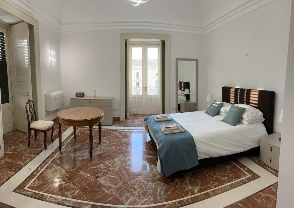 Appartamento “Al Duomo” Κατάνια Εξωτερικό φωτογραφία